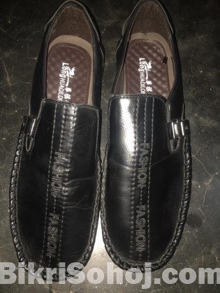 Artificial leather shoes